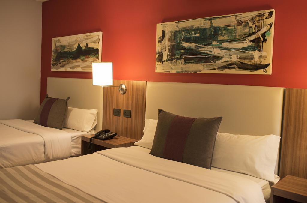 Hotel Bicentenario Suites & Spa San Miguel de Tucumán Rum bild